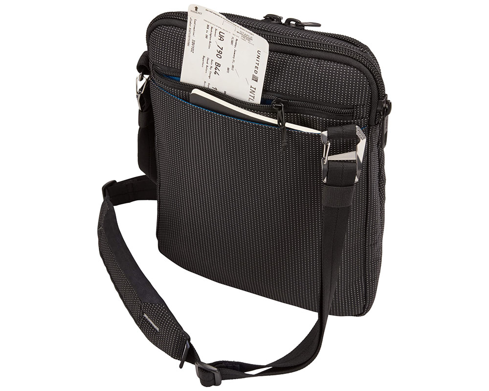 Thule_Crossover_2_Crossbody_Tote_Feature_04_3203983.jpg